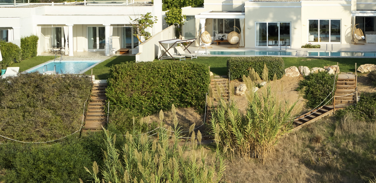 01-mandola-rosa-grand-sunset-residence-on-the-beach-luxury-accommodation